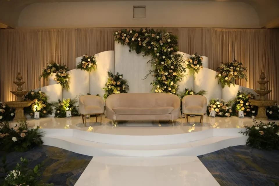 Luxe stage by Diamond Events